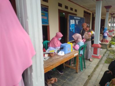 Imunisasi Rutin Bagi BALITA Desa Argosari - Ayah